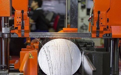 盐亭立式金属带锯床切削出现跑带故障解决方法！